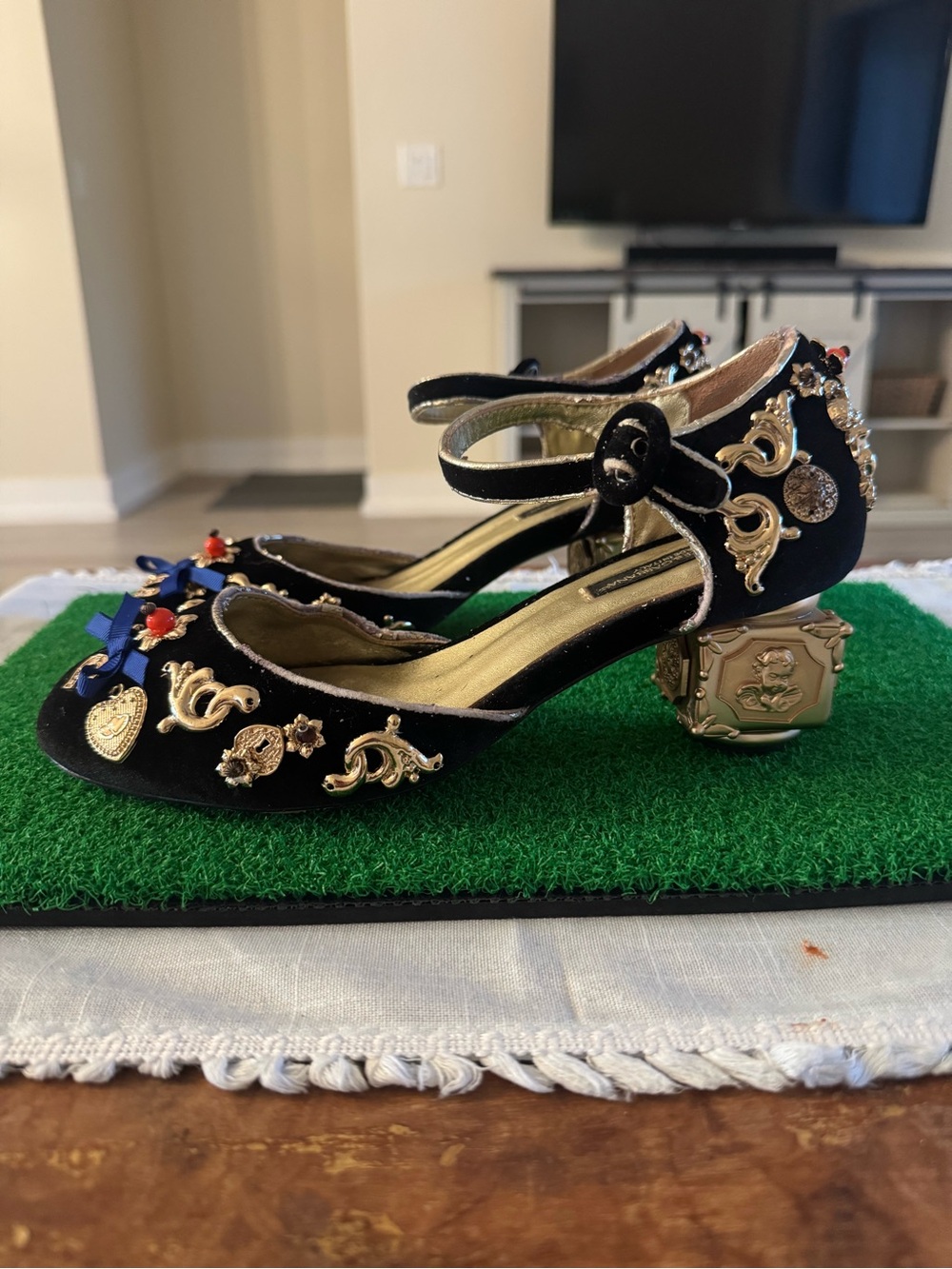 Dolce & Gabbana Black Velvet Baroque Embellished Mary Jane Heels Italy 39 RARE - Picture 2 of 16